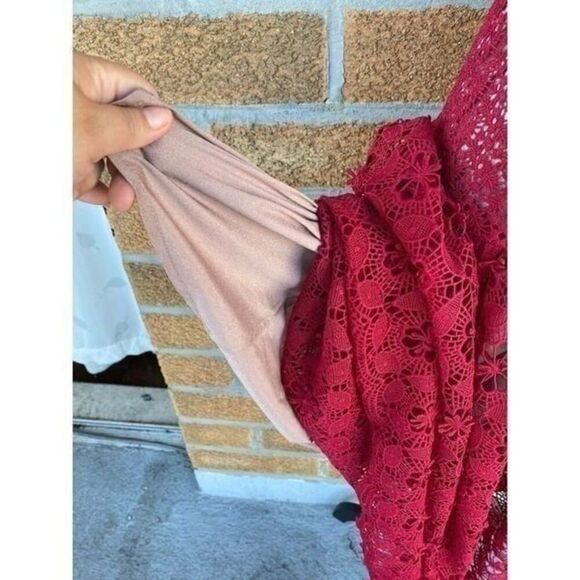 O.P.T OPT One Pretty Time Lizzet Magenta red lace midi dress size medium - Picture 8 of 12